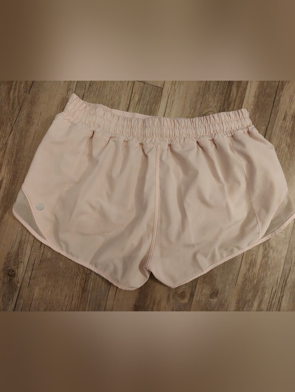 Lululemon Hotty Hot Low Rise Shorts Pink Haze Size 8 Great Condition